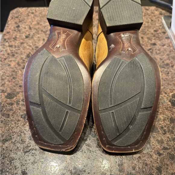 Men’s size 12EE Ariat boots. Worn once. - Picture 2 of 3